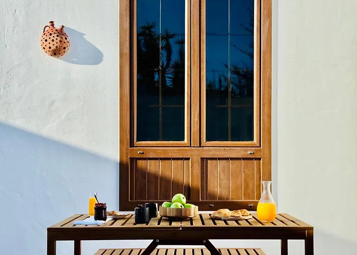 Canaryislandshost I White Villa