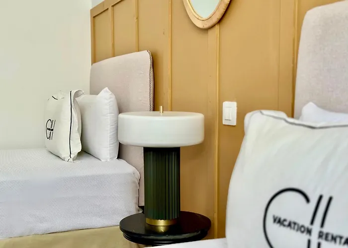 Canaryislandshost I White Villa