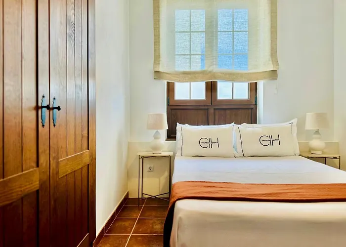Canaryislandshost I White Villa